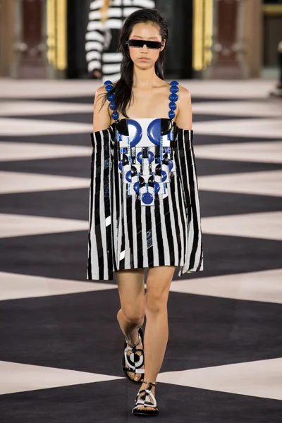 Look 23